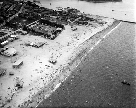 8 海水浴場にプール