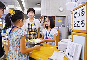 写真：きみも1日図書館員！