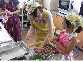 平成21年7月30日「親子エコクッキング教室」の様子2