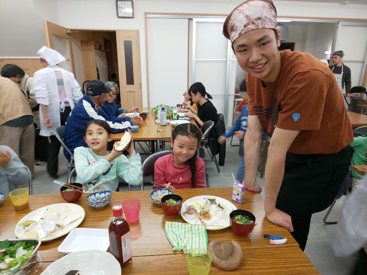 子どもたちは学生さんが大好き